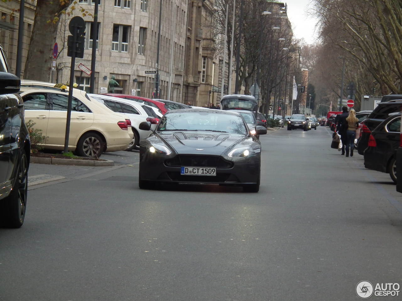 Aston Martin V12 Vantage S