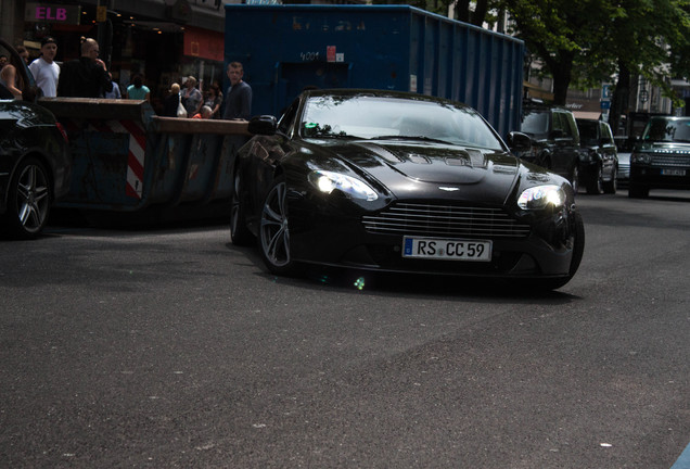 Aston Martin V12 Vantage