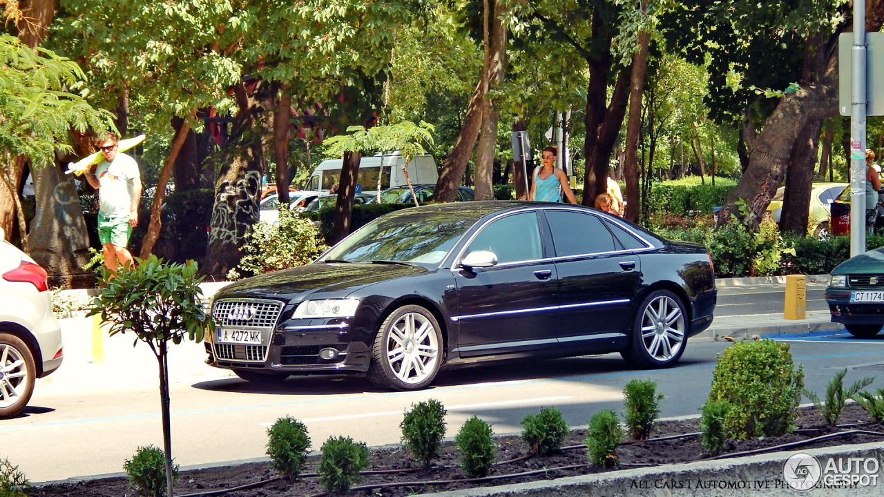 Audi S8 D3