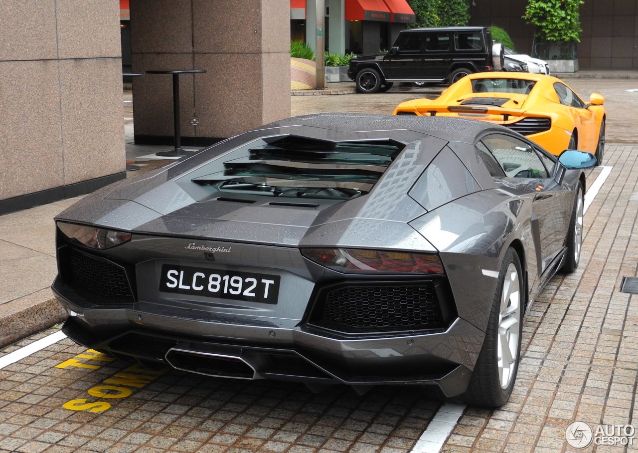 Lamborghini Aventador LP700-4