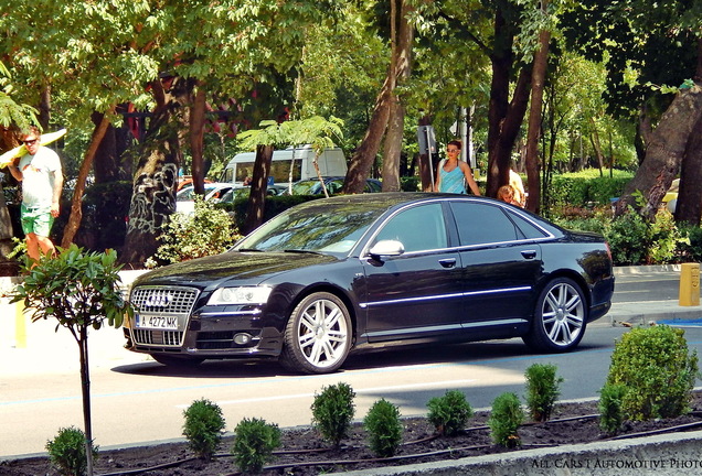 Audi S8 D3