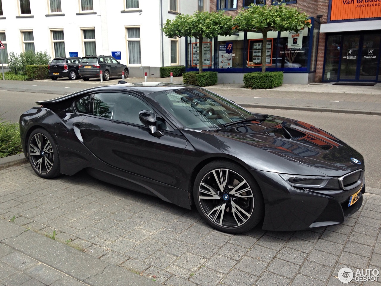 BMW i8