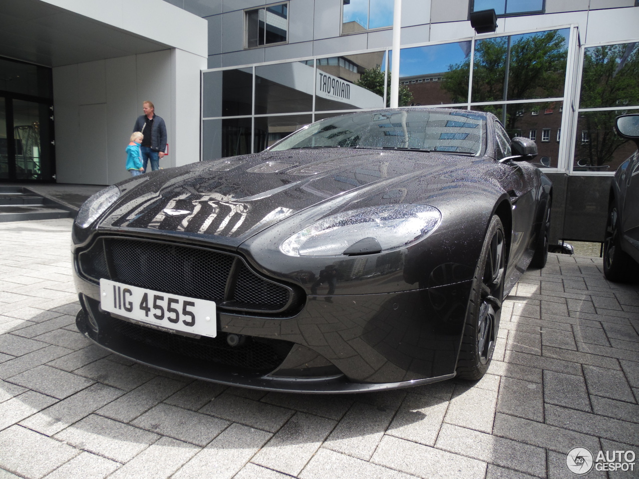 Aston Martin V12 Vantage S