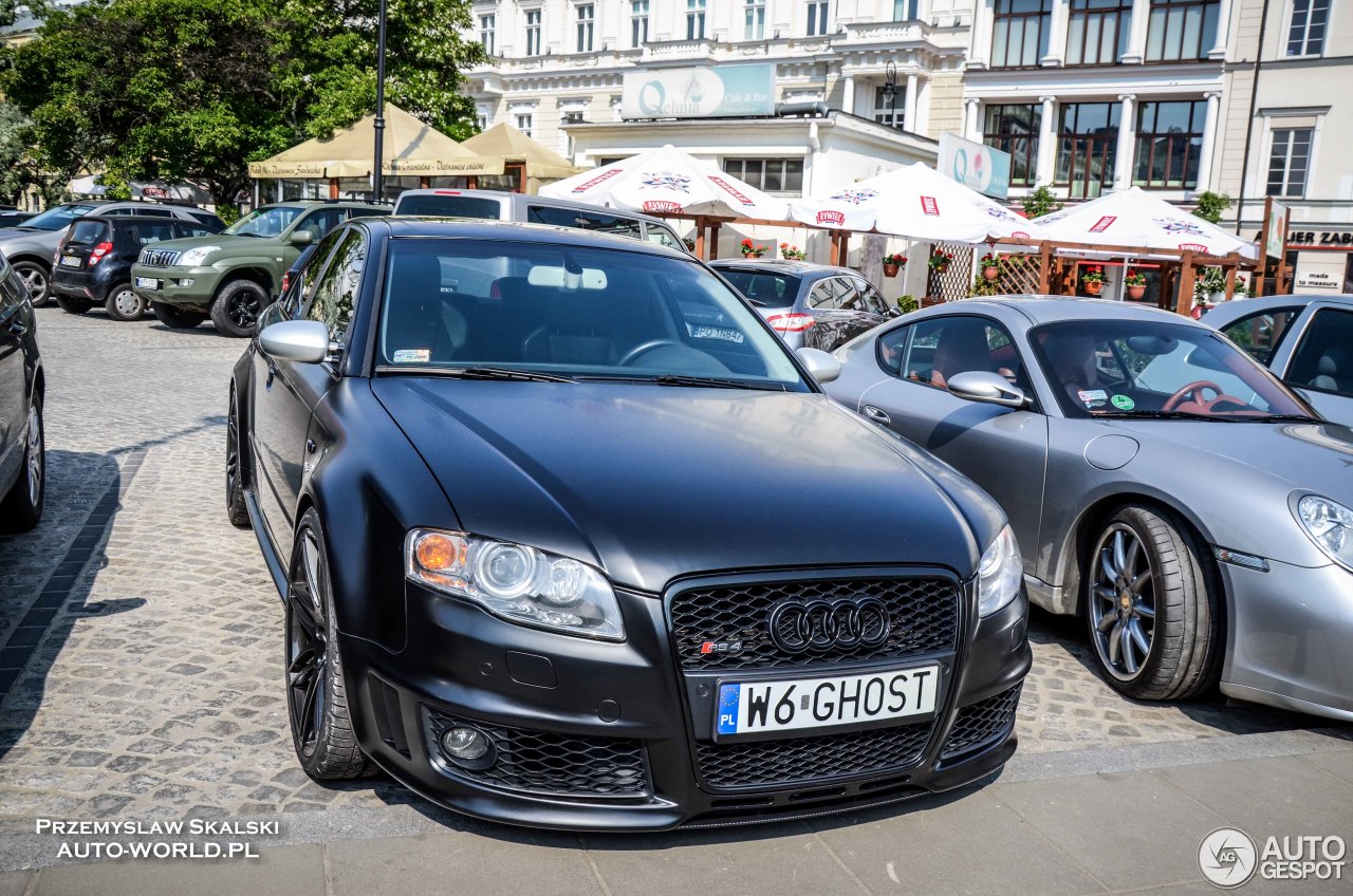 Audi RS4 Sedan