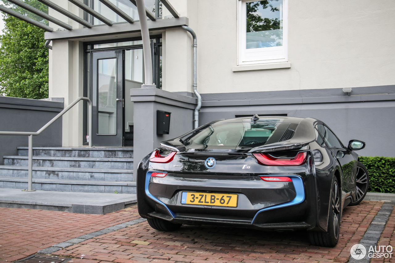 BMW i8