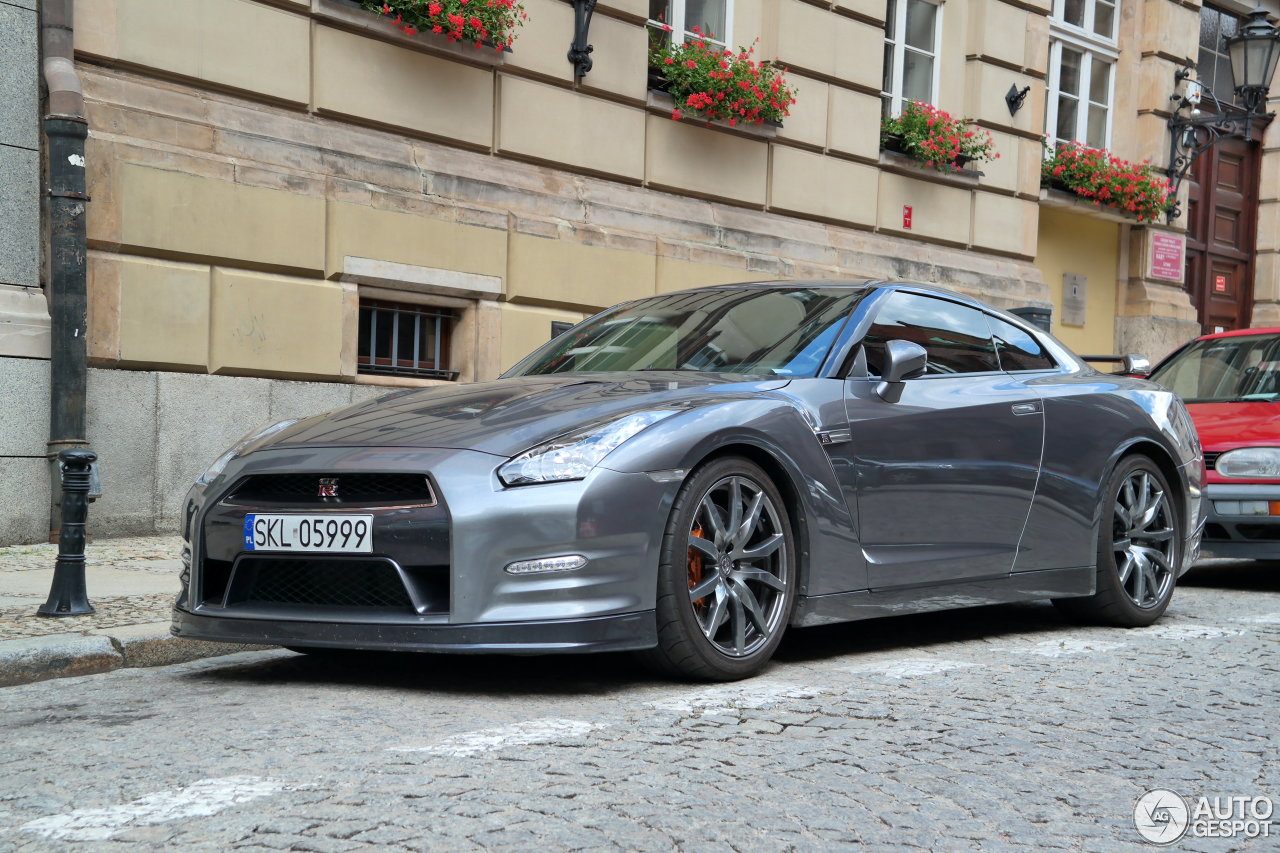 Nissan GT-R 2012