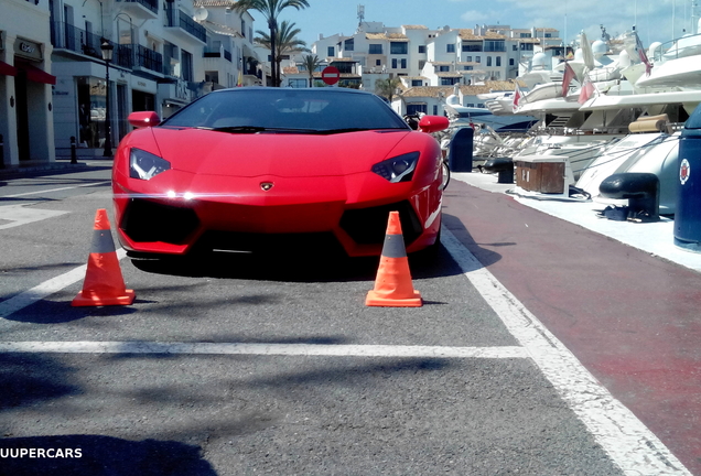 Lamborghini Aventador LP700-4 Roadster