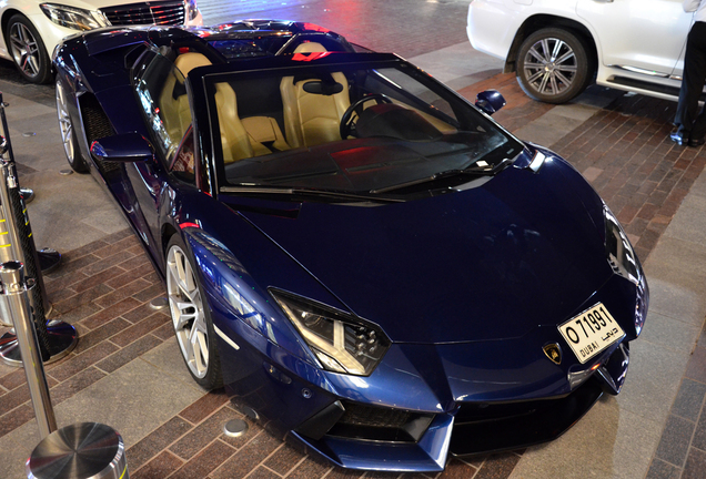 Lamborghini Aventador LP700-4 Roadster