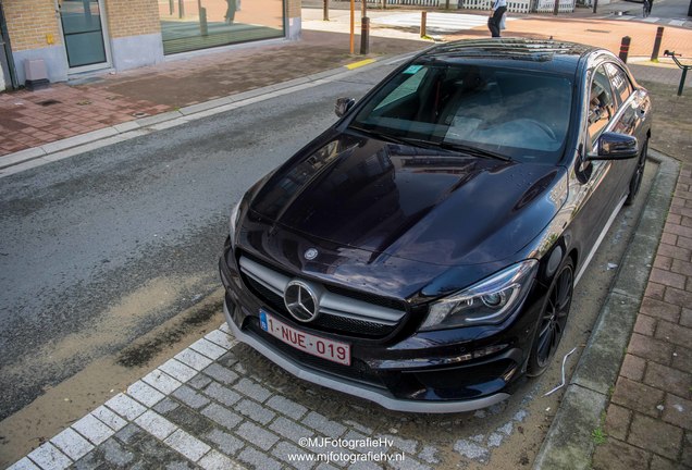 Mercedes-Benz CLA 45 AMG C117