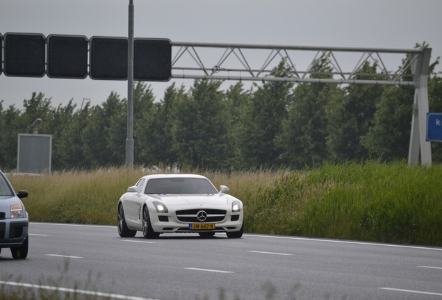 Mercedes-Benz SLS AMG