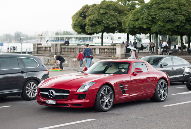 Mercedes-Benz SLS AMG