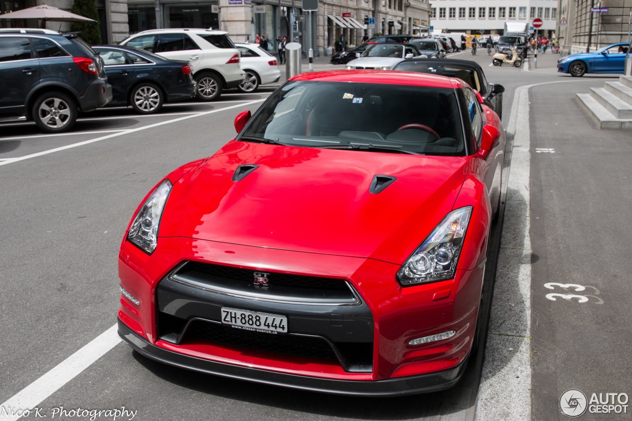 Nissan GT-R 2012