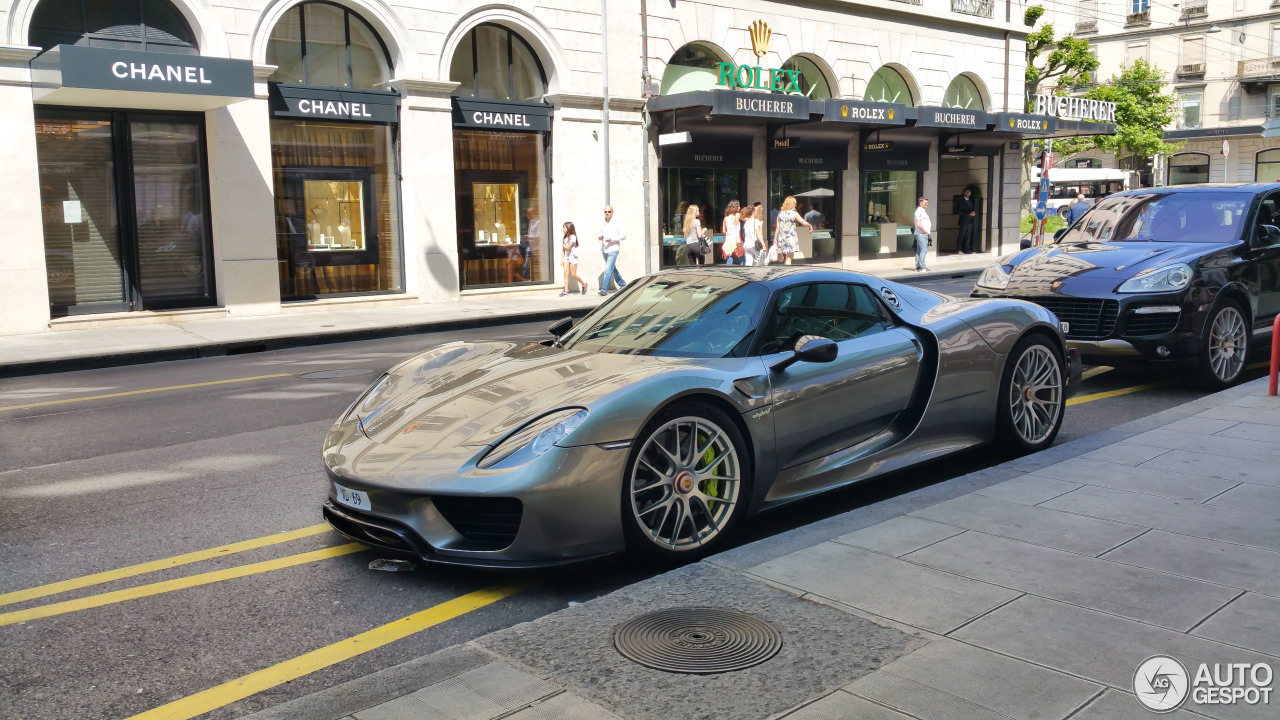 Porsche 918 Spyder Weissach Package