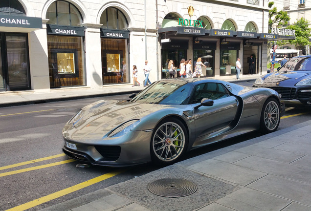 Porsche 918 Spyder Weissach Package