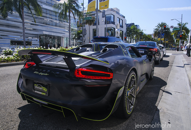 Porsche 918 Spyder Weissach Package