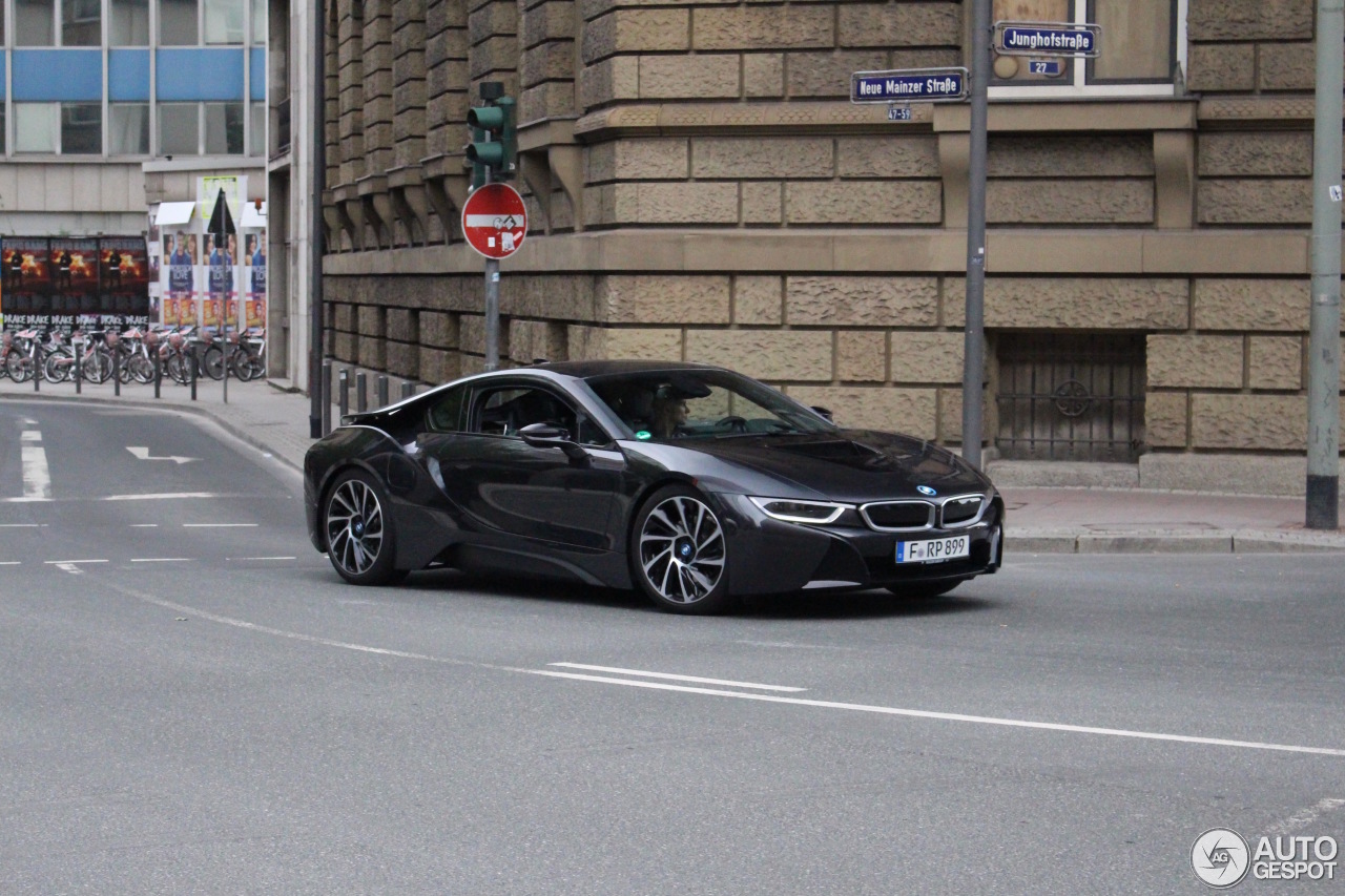 BMW i8