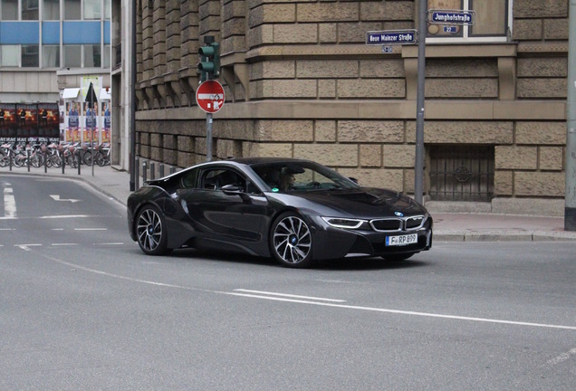 BMW i8