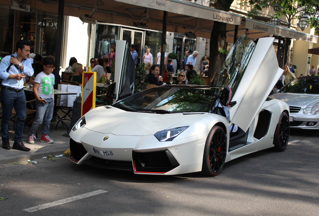 Lamborghini Aventador LP700-4 Pirelli Edition