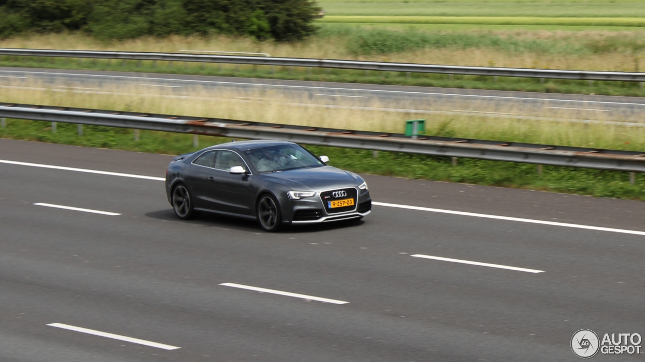 Audi RS5 B8 2012