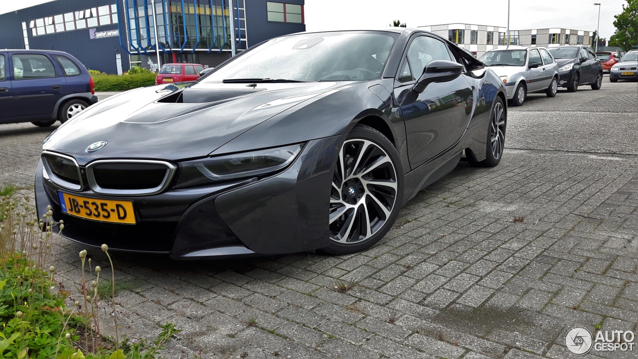 BMW i8