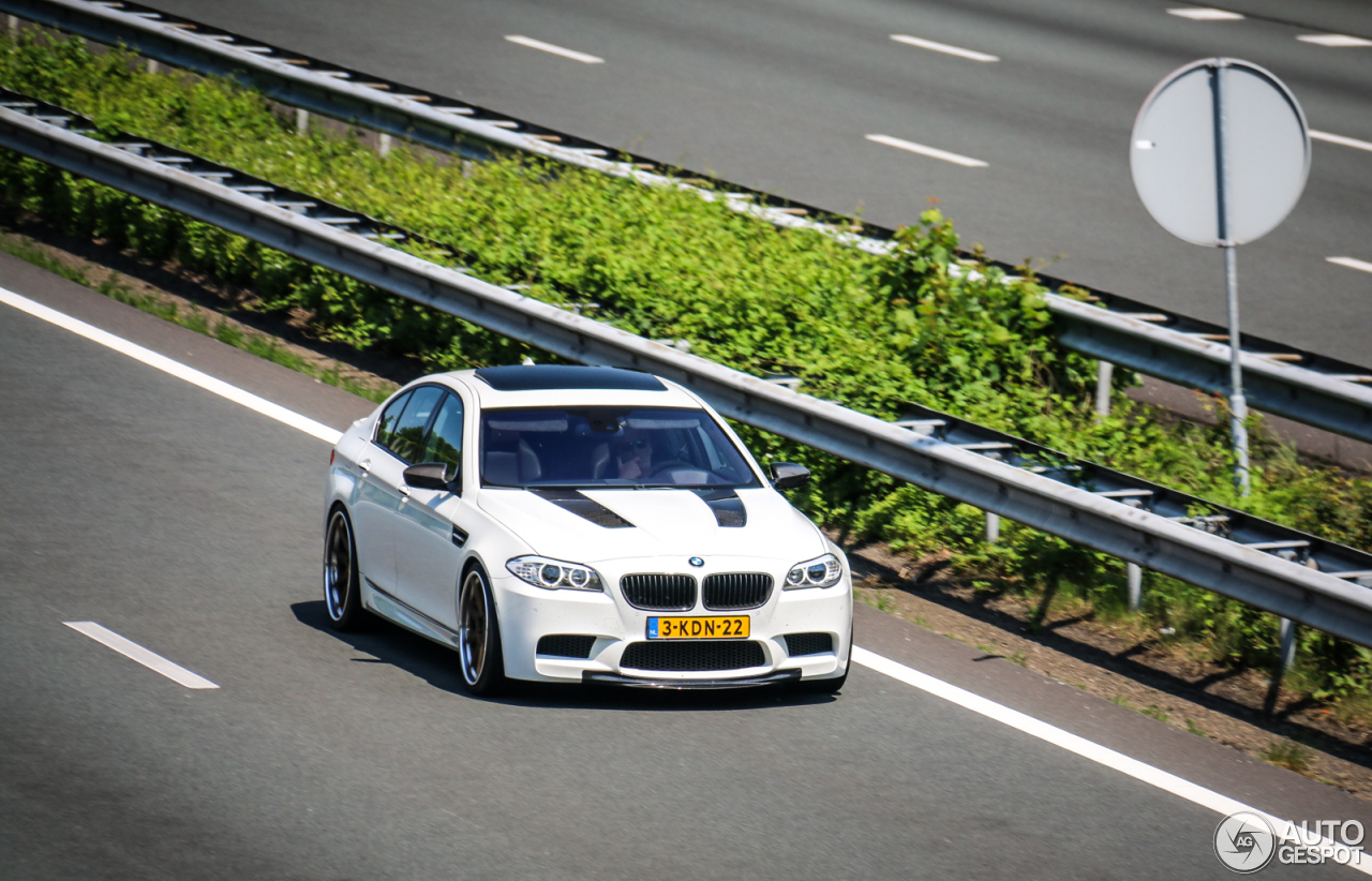 BMW M5 F10 2011