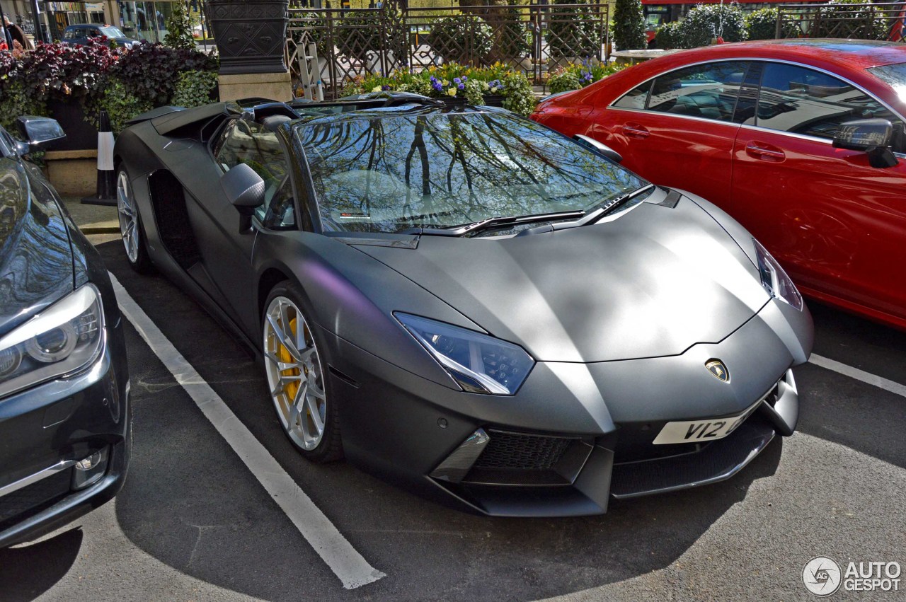 Lamborghini Aventador LP700-4 Roadster