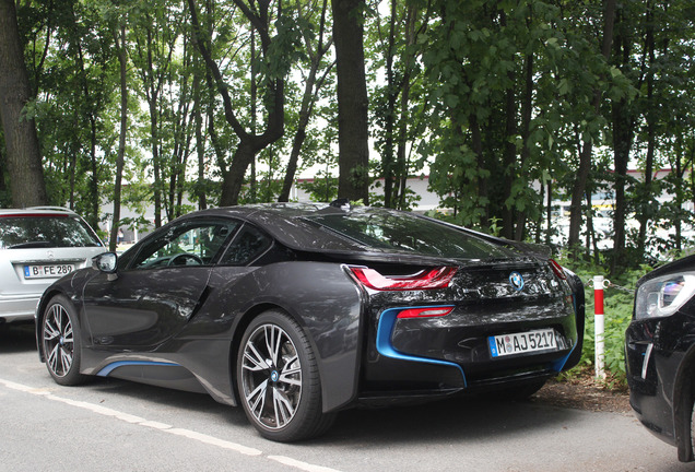 BMW i8