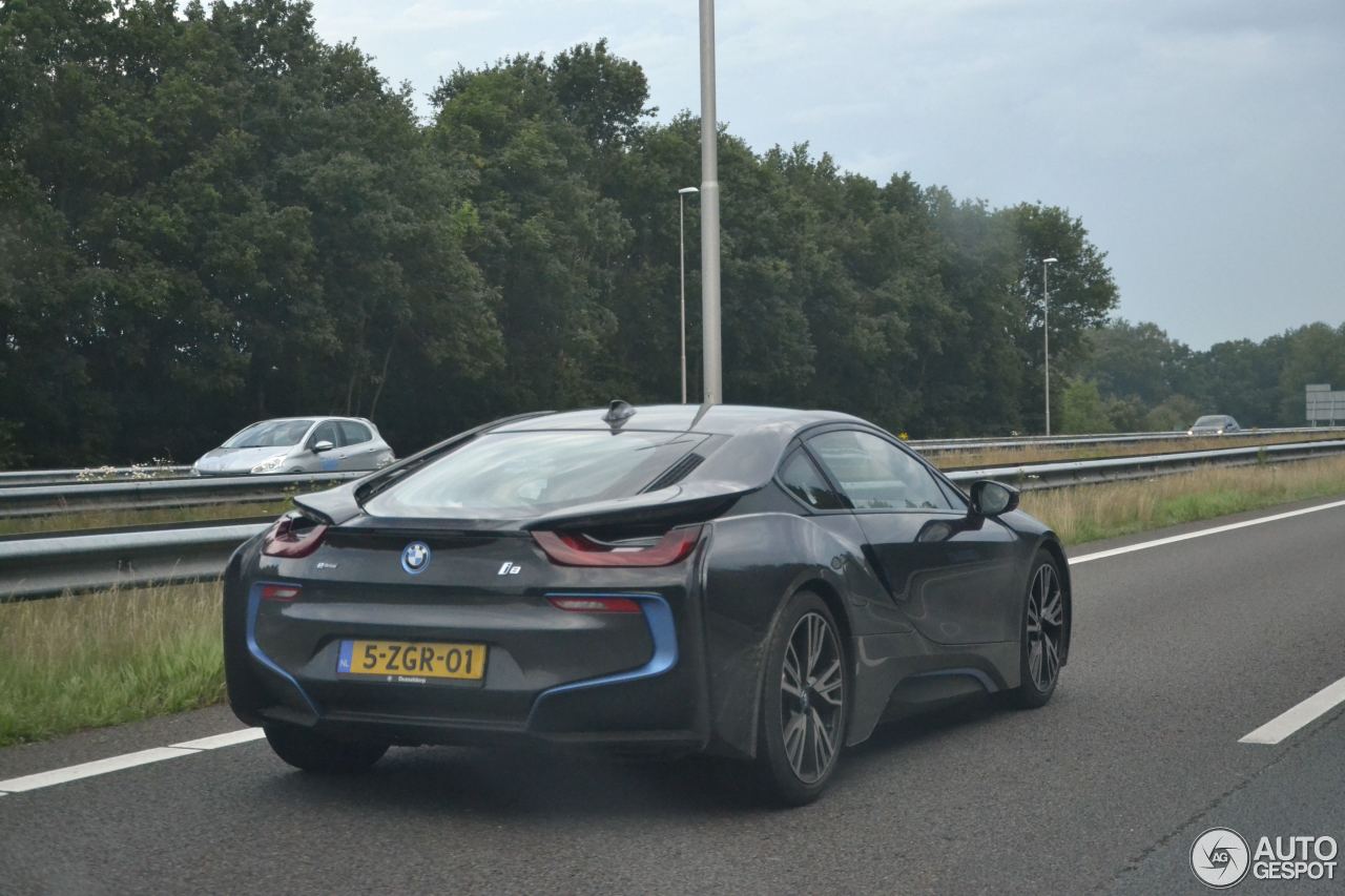 BMW i8