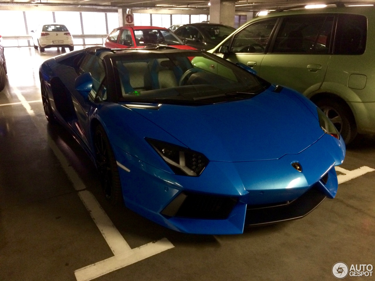 Lamborghini Aventador LP700-4 Roadster