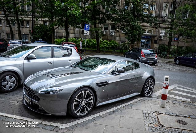 Aston Martin V12 Vantage