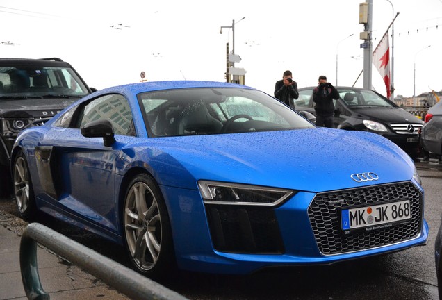 Audi R8 V10 Plus 2015