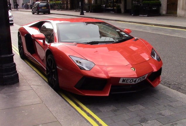 Lamborghini Aventador LP700-4