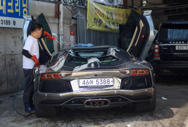 Lamborghini Aventador LP700-4 Roadster