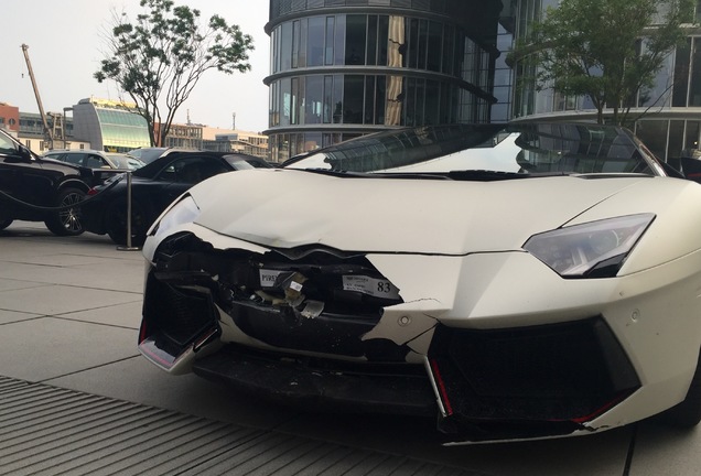 Lamborghini Aventador LP700-4 Roadster Pirelli Edition