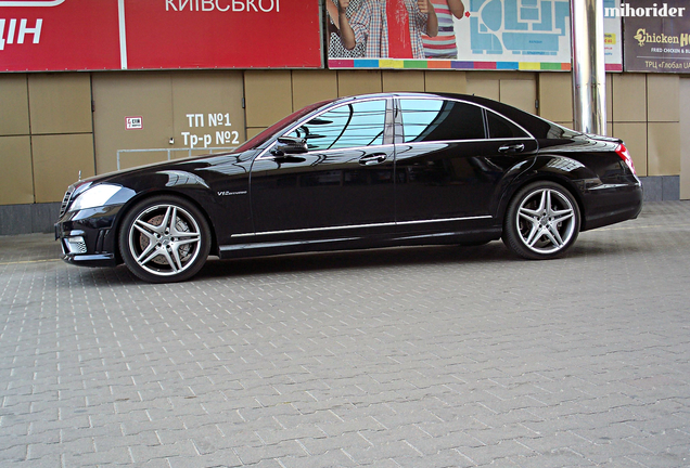 Mercedes-Benz S 65 AMG V221 2010