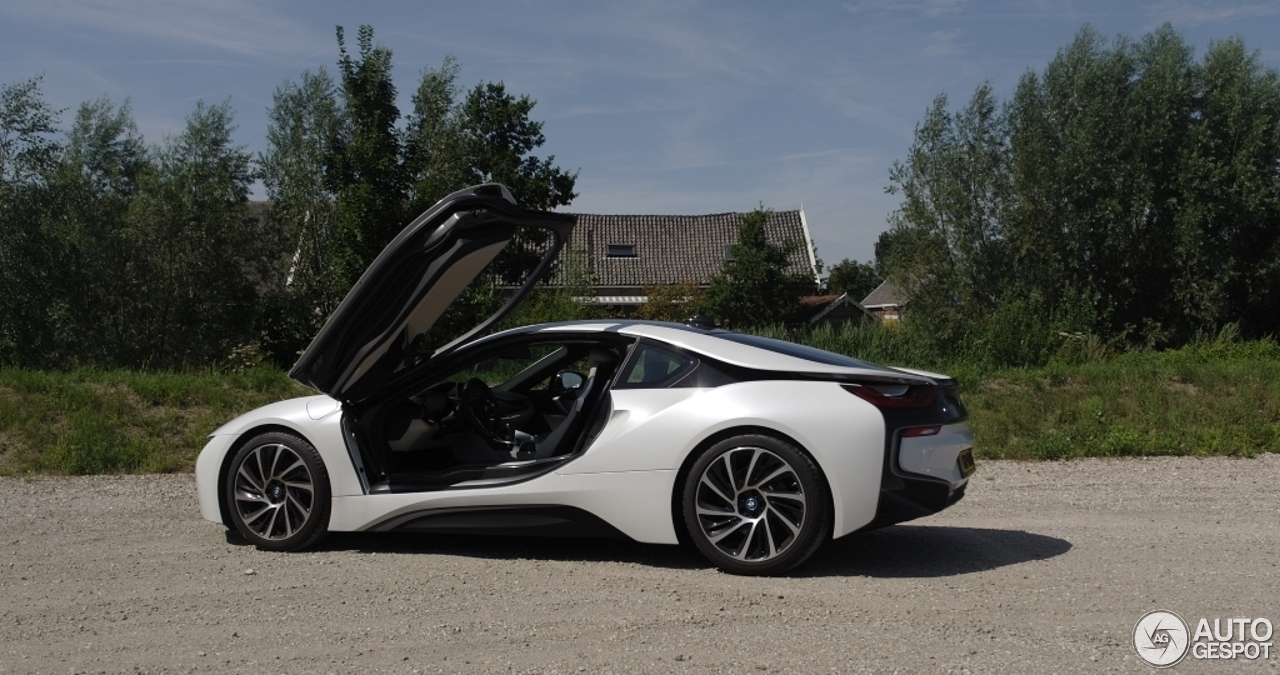 BMW i8