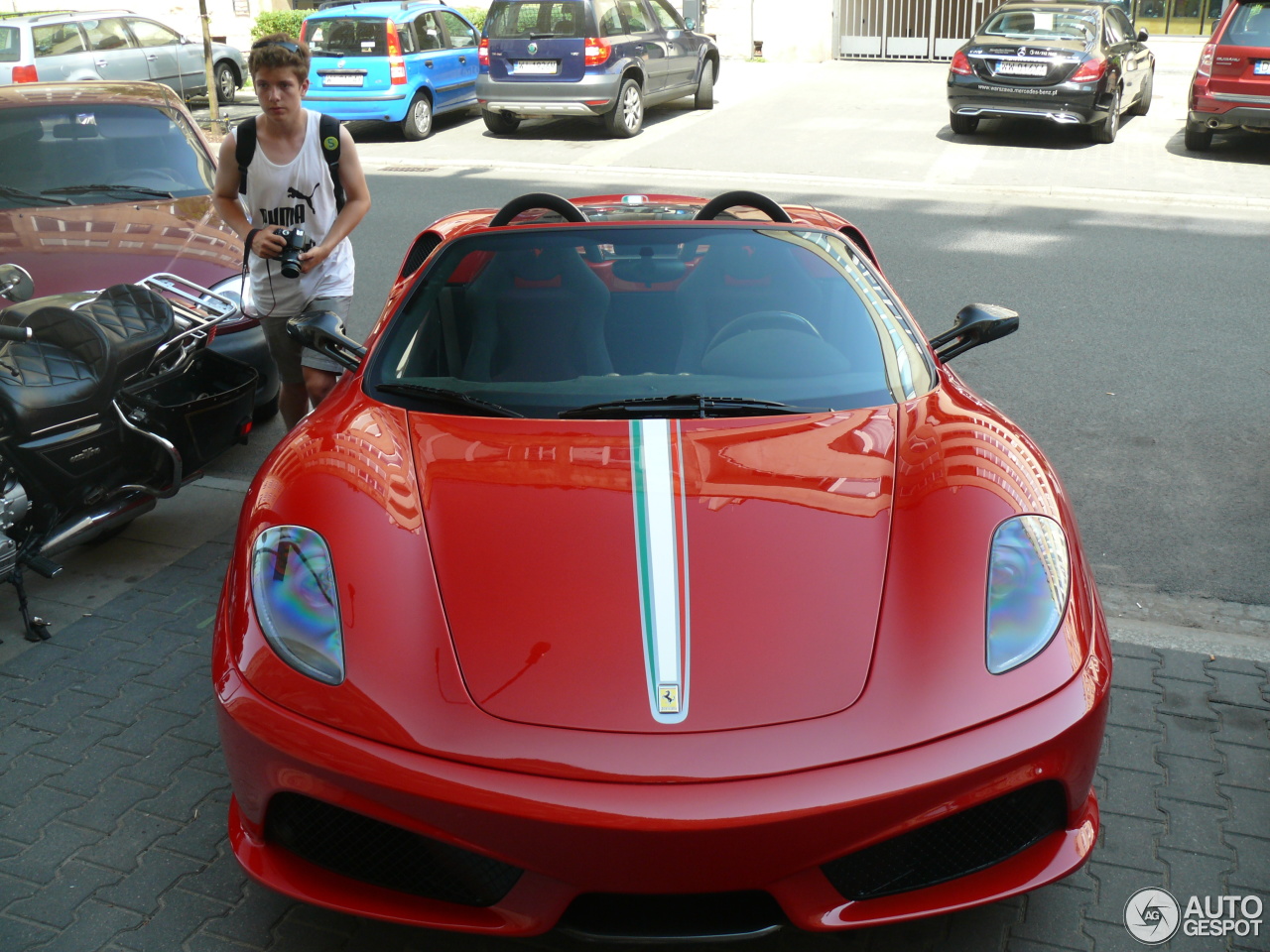 Ferrari Scuderia Spider 16M