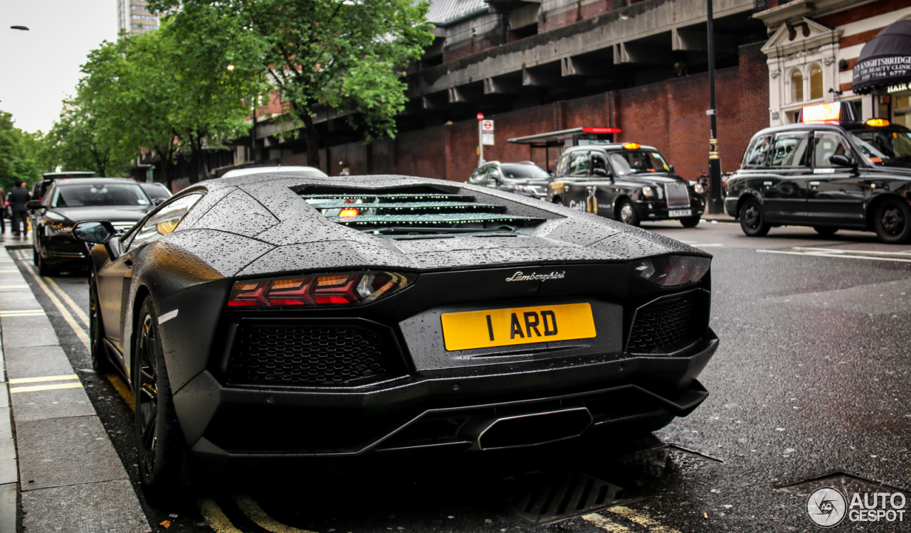 Lamborghini Aventador LP700-4