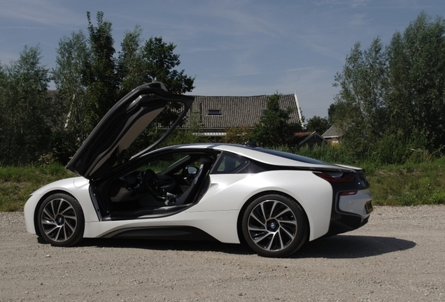 BMW i8