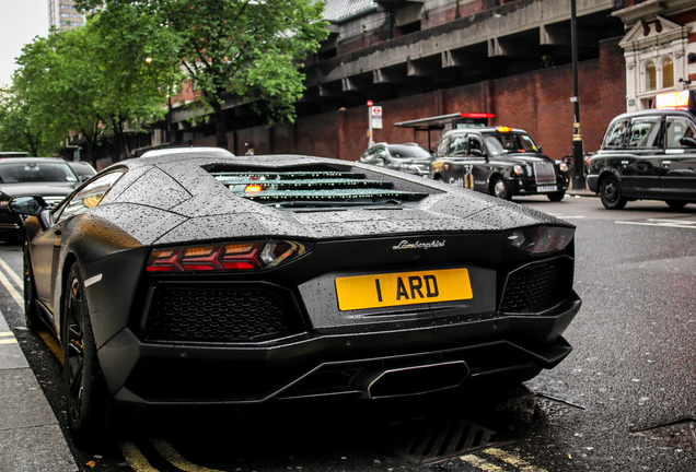 Lamborghini Aventador LP700-4