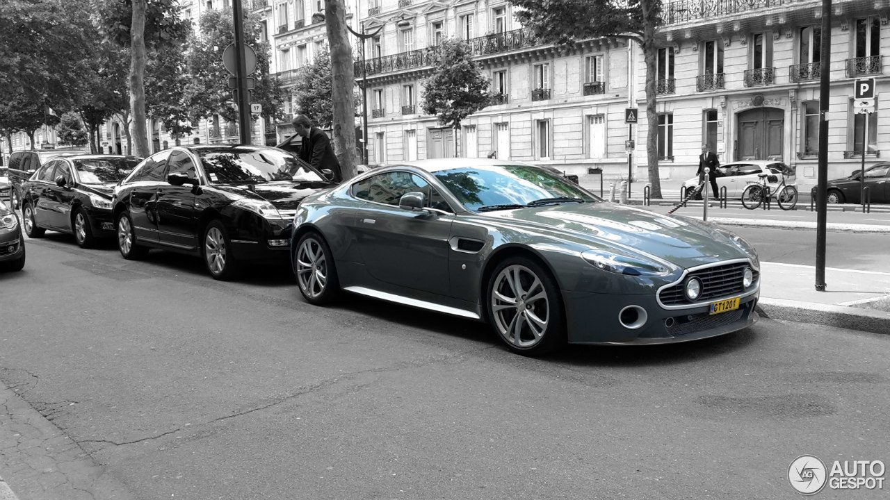 Aston Martin V12 Vantage