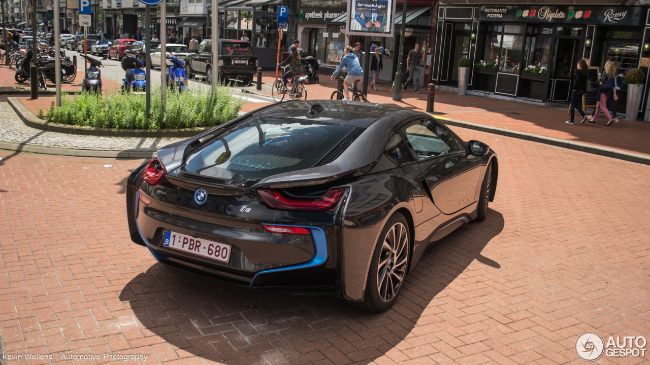 BMW i8