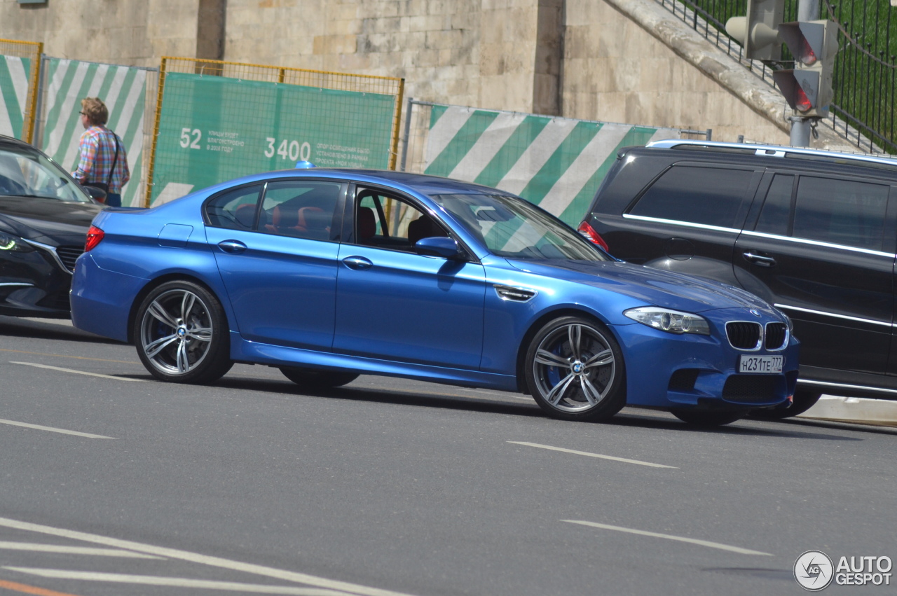 BMW M5 F10 2011