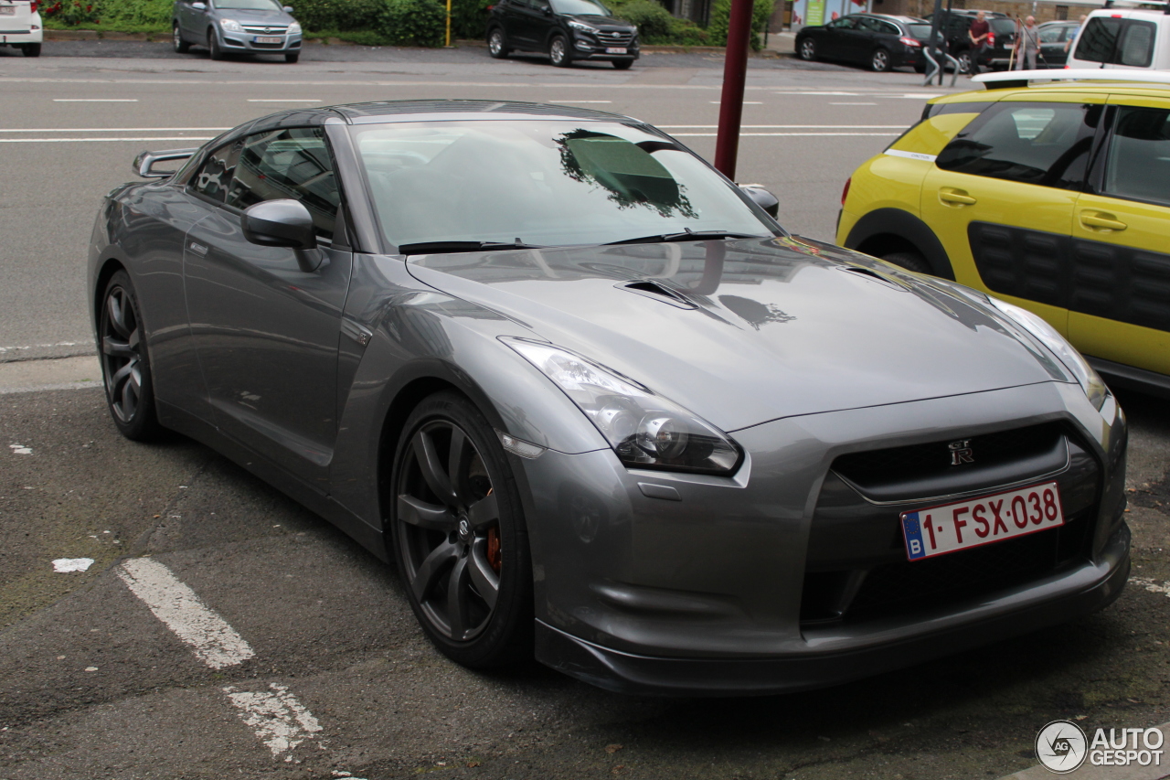 Nissan GT-R