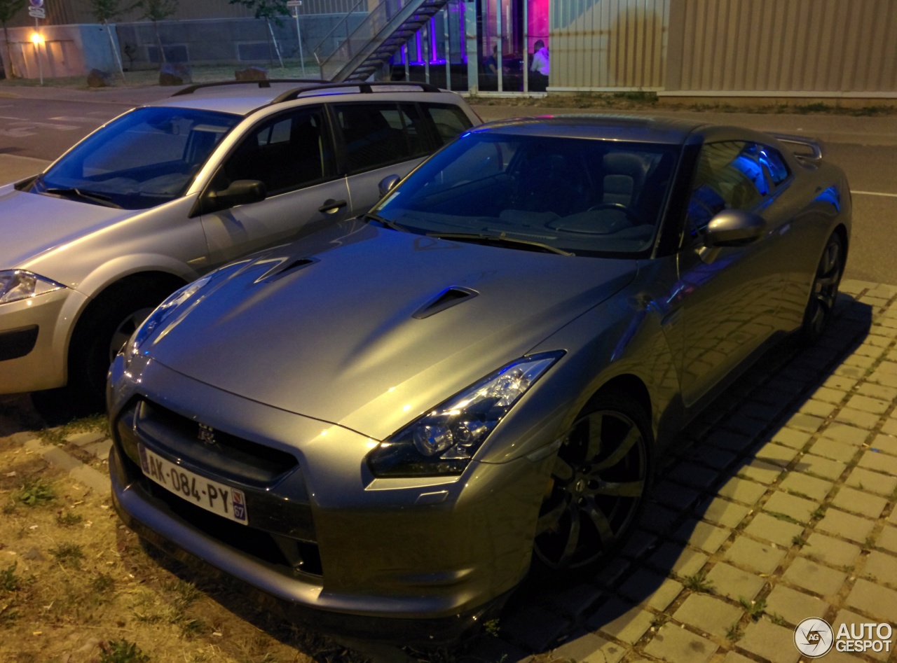 Nissan GT-R