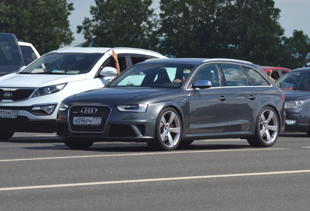 Audi RS4 Avant B8