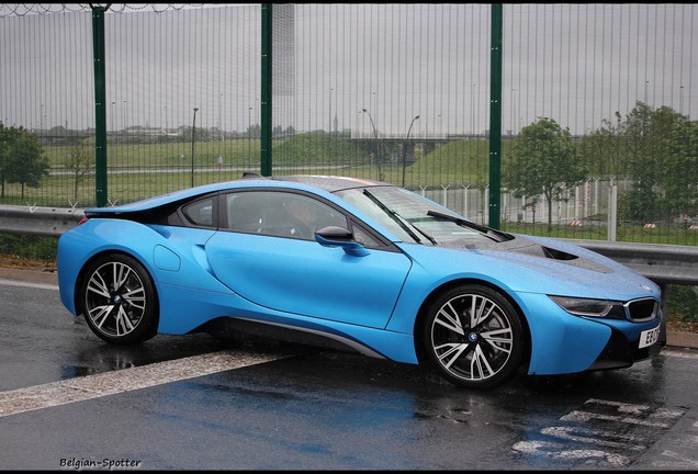 BMW i8