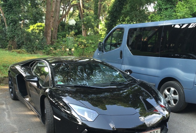 Lamborghini Aventador LP700-4