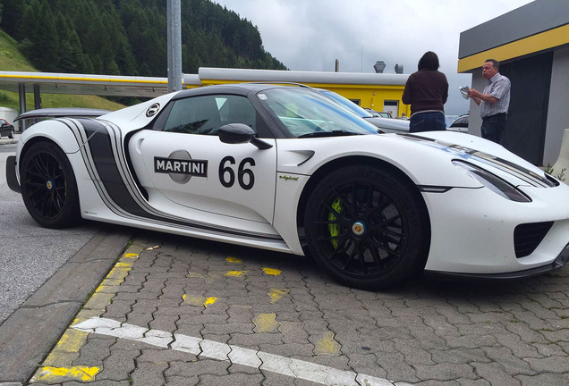 Porsche 918 Spyder Weissach Package