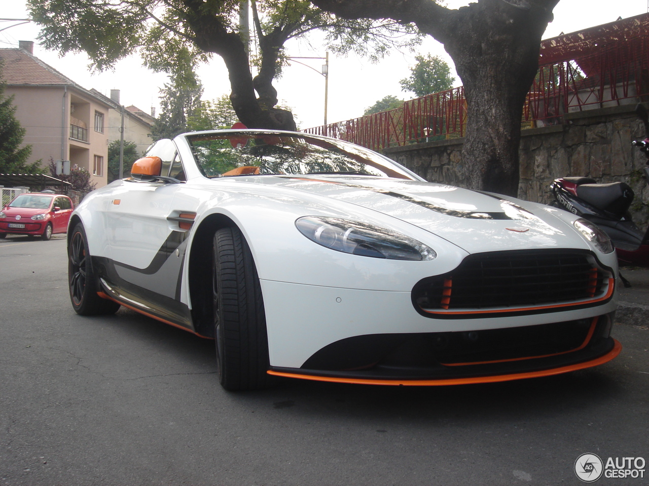 Aston Martin V8 Vantage Roadster